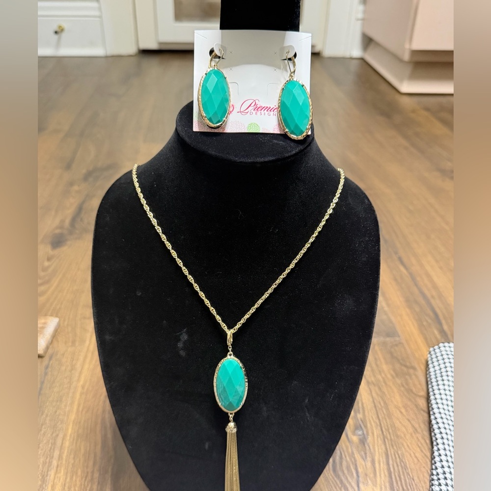 Premier Designs Elegant Gold and Turquoise/Lapis reversible Jewelry Set